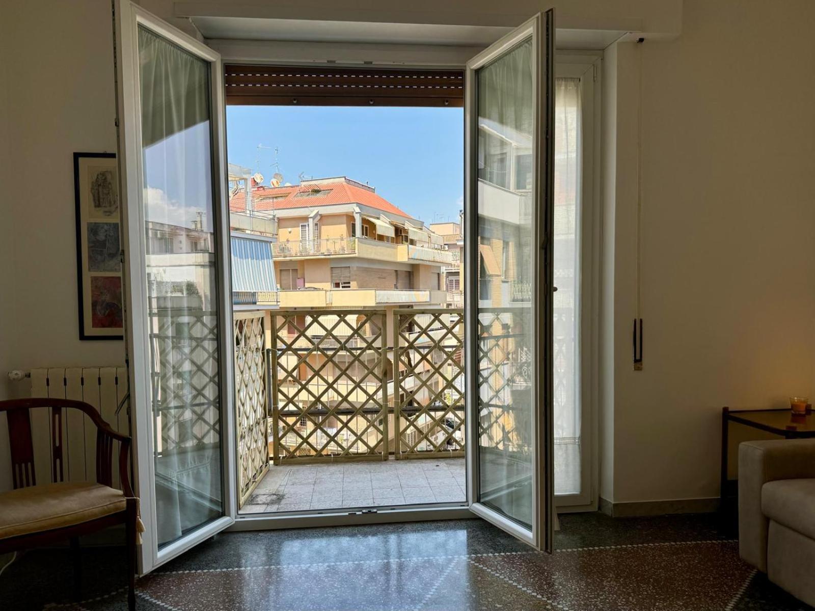 Quiet Nest In The Heart Of Gianicolo Appartamento